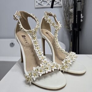 Idifu Flower Studded High Heels